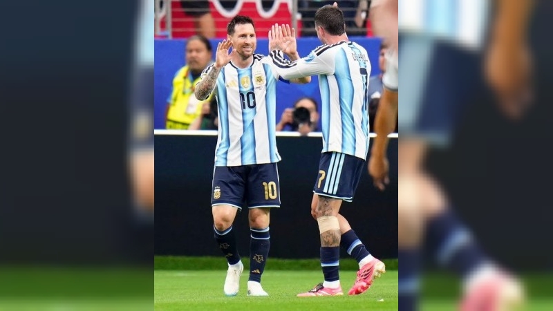 Con doblete y récord de Messi, la Selección argentina le ganó 2-0 a Austria y se clasificó a 16avos de final
